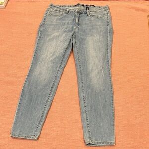 Women's Light Blue distressed Jeans W35L29